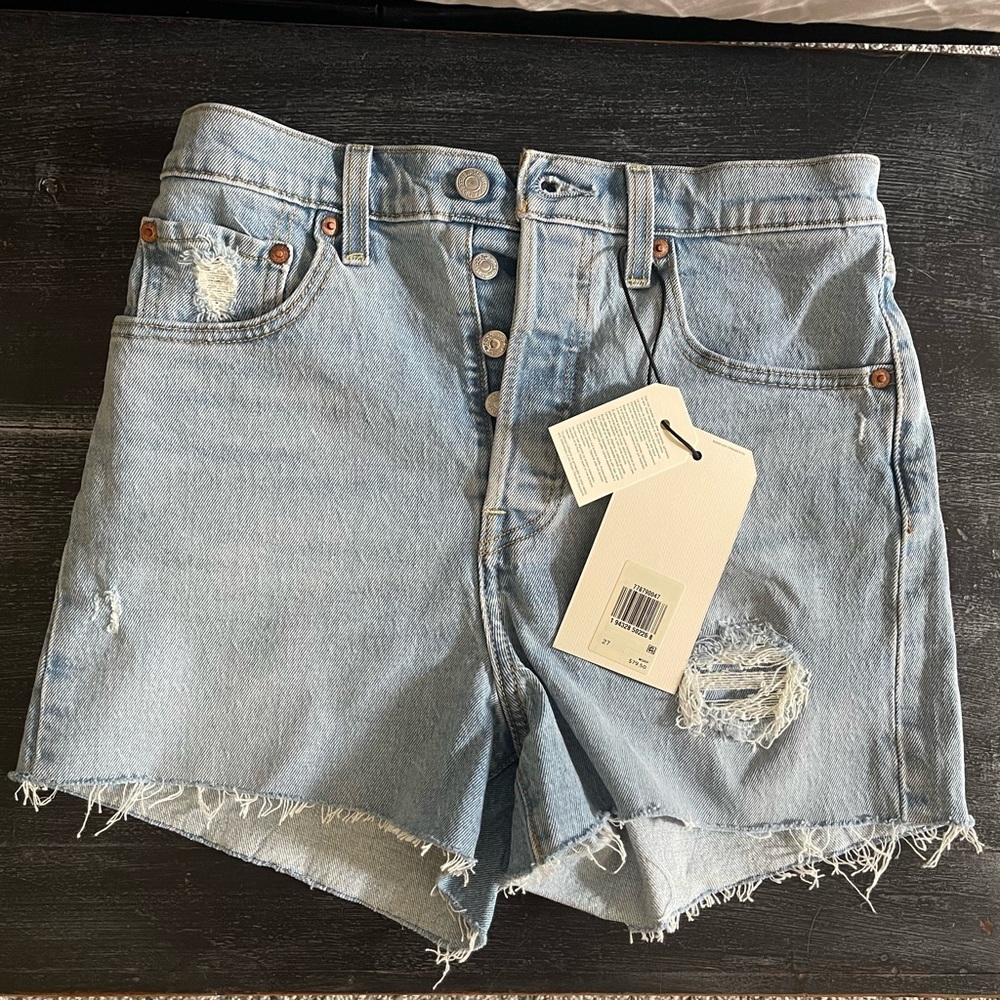 NWT Levi ribcage jean shorts